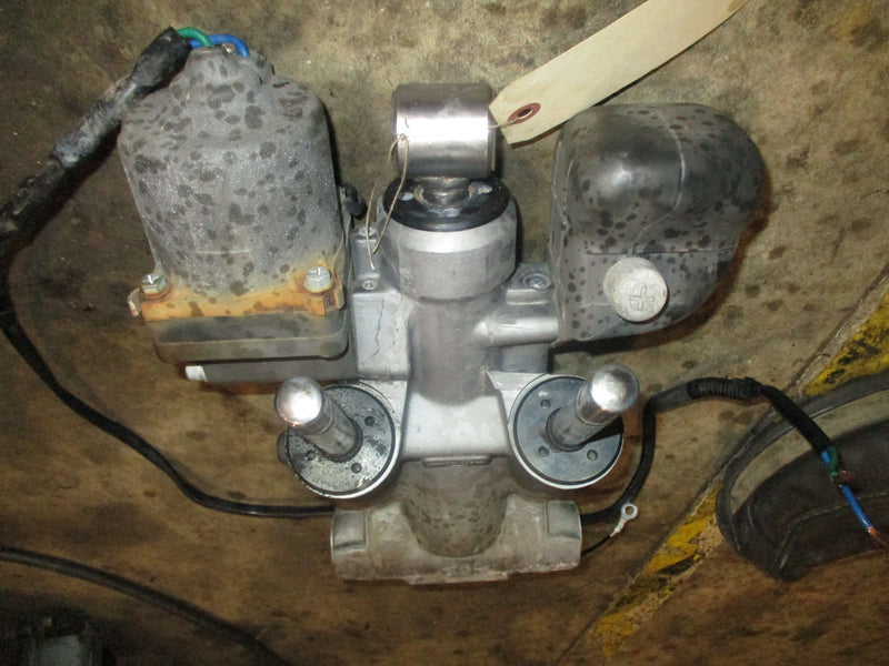 Johnson/Suzuki DF 140hp 4 stroke outboard tilt trim unit