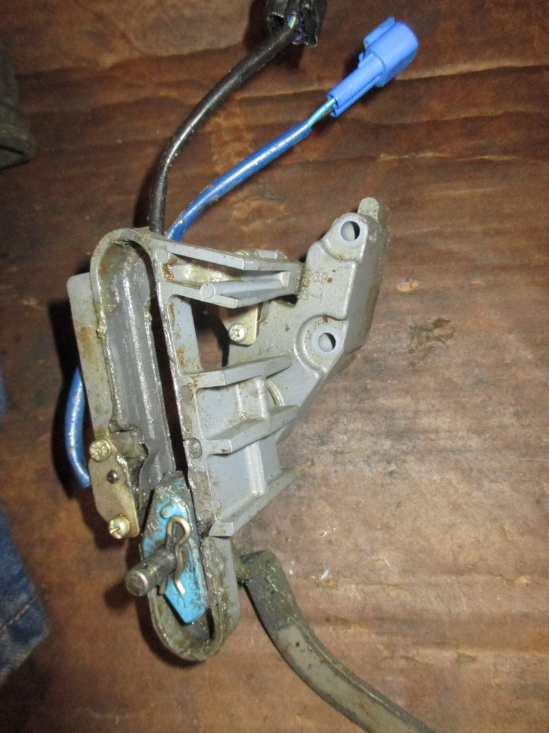 Yamaha 150hp 4 stroke outboard neutral switch and bracket (69J-8259F-00)
