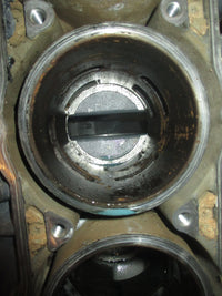 Load image into Gallery viewer, Yamaha 200hp HPDI 2 Stroke Outboard Crankcase Block
