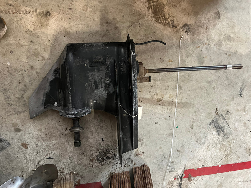 Suzuki DF115 outboard 20" shaft lower unit READ DESCRIPTION