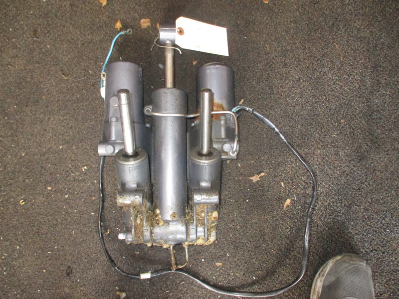 Yamaha 4.2L 300hp 4 stroke outboard tilt trim unit 69J-43800-04-8D