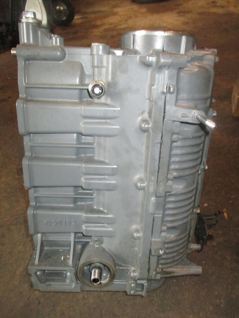 Suzuki DF90 outboard crankcase block