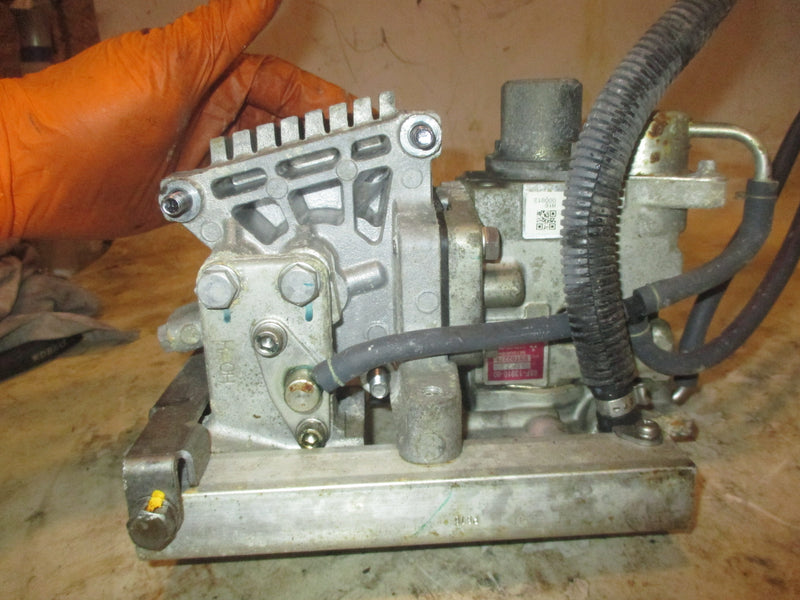 Yamaha 200hp HPDI 2 Stroke Outboard Fuel Injection Pump (68F-13910-00)