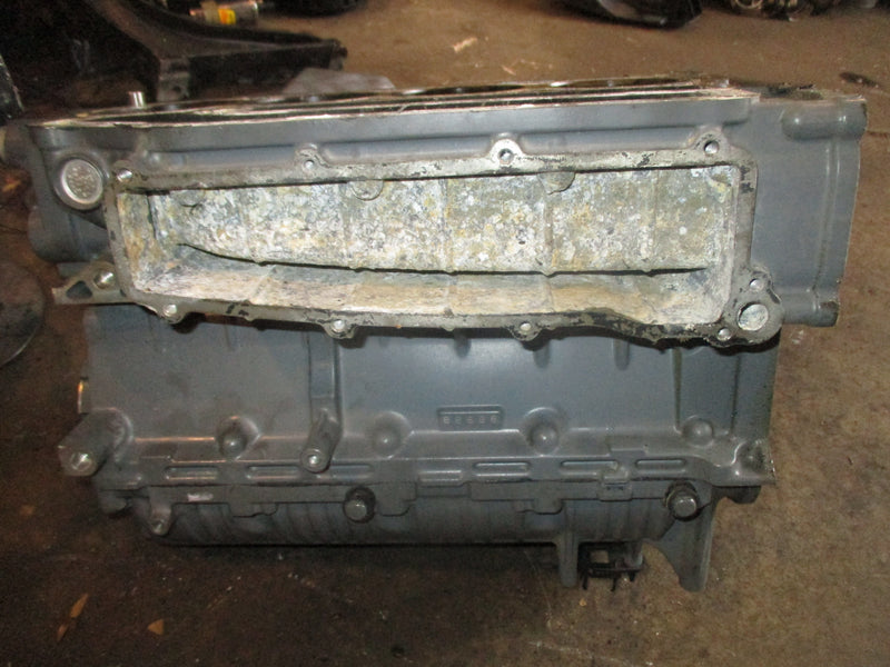 Suzuki DF90 outboard crankcase block