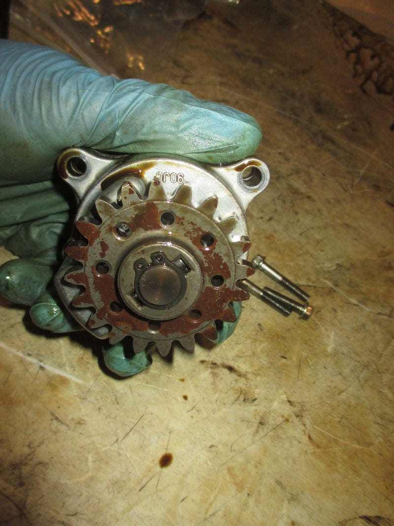 Suzuki DF115 115hp outboard Oil Pump 16400-90J00