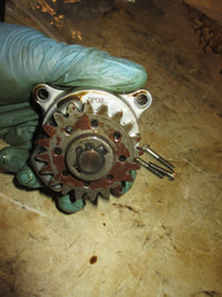 Load image into Gallery viewer, Suzuki DF115 115hp outboard Oil Pump 16400-90J00
