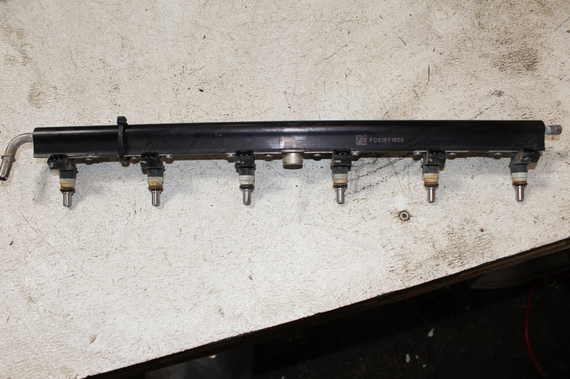 Mercury Verado 275hp 4 Stroke Outboard Fuel Rail and Injector Set (892811T01)