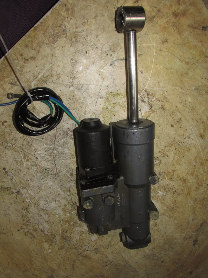 Yamaha 90hp 4 Stroke Outboard Tilt Trim Unit (6D8-00) (Parts Only)