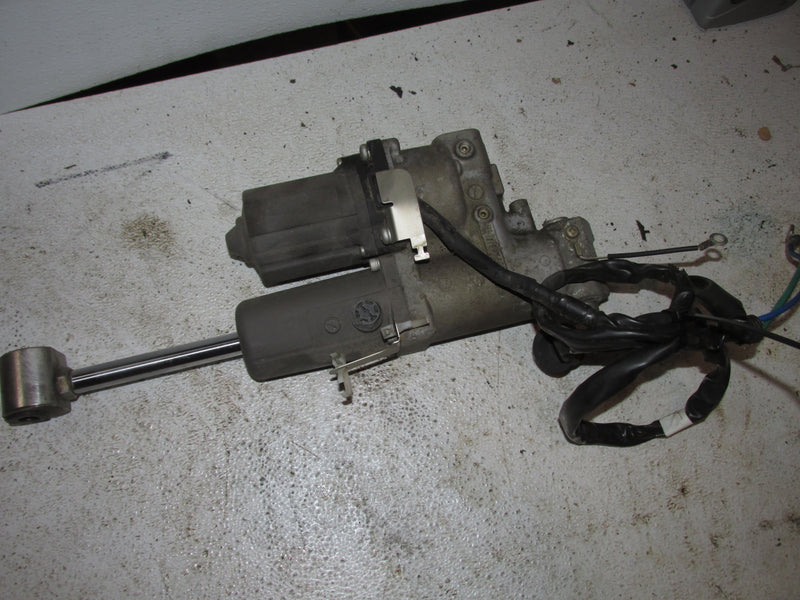 Honda BF60D 60hp Outboard Tilt trim unit (56000-ZZ3-033)