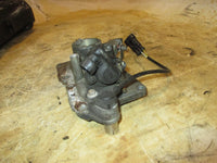 Load image into Gallery viewer, Evinrude Etec 25hp 2 stroke outboard throttle body with sensor (5007345)
