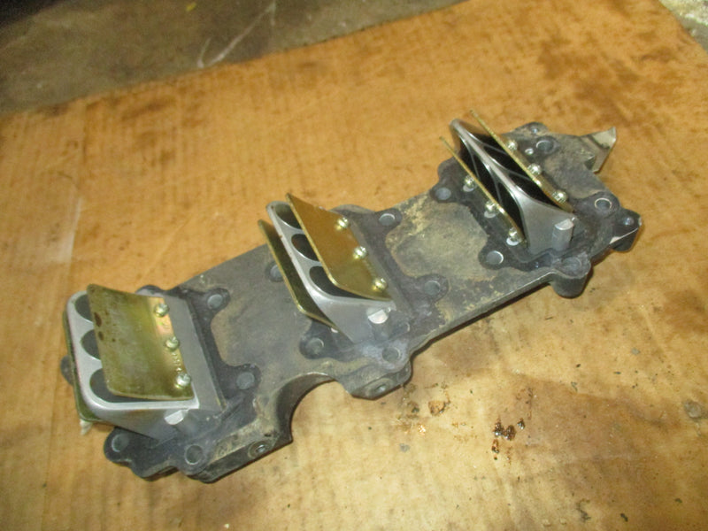Evinrude 70hp 2 stroke outboard intake manifold w/ reeds (323689)