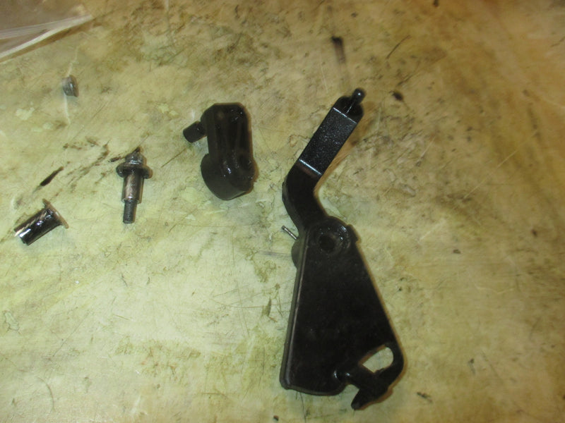 Yamaha 115hp 4 stroke outboard Throttle Bracket (68V-42154-00-00)