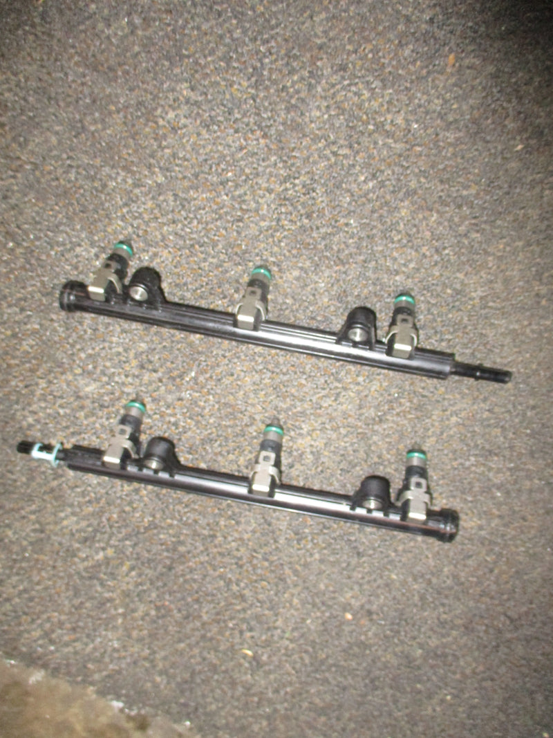 Yamaha 4.2L 300hp 4 stroke outboard fuel rail and injector set