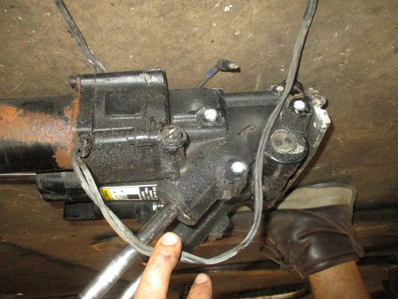 Mercury 135hp Optimax outboard 2 stroke Tilt trim unit