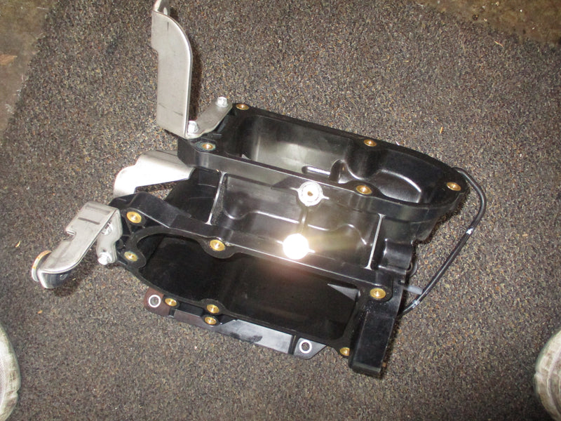 Yamaha 4.2L 300hp 4 stroke outboard mixing body (6CB-13711-00-00)