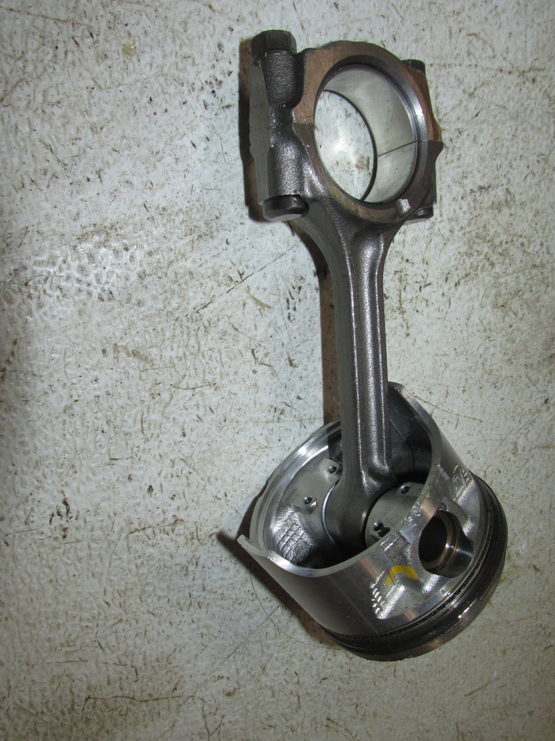 Honda 40HP 4 Stroke Outboard Piston/Rod (13101-ZV5-010)