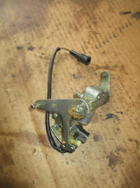 Load image into Gallery viewer, Suzuki DF90 outboard neutral switch and shift bracket (37721-99E10)
