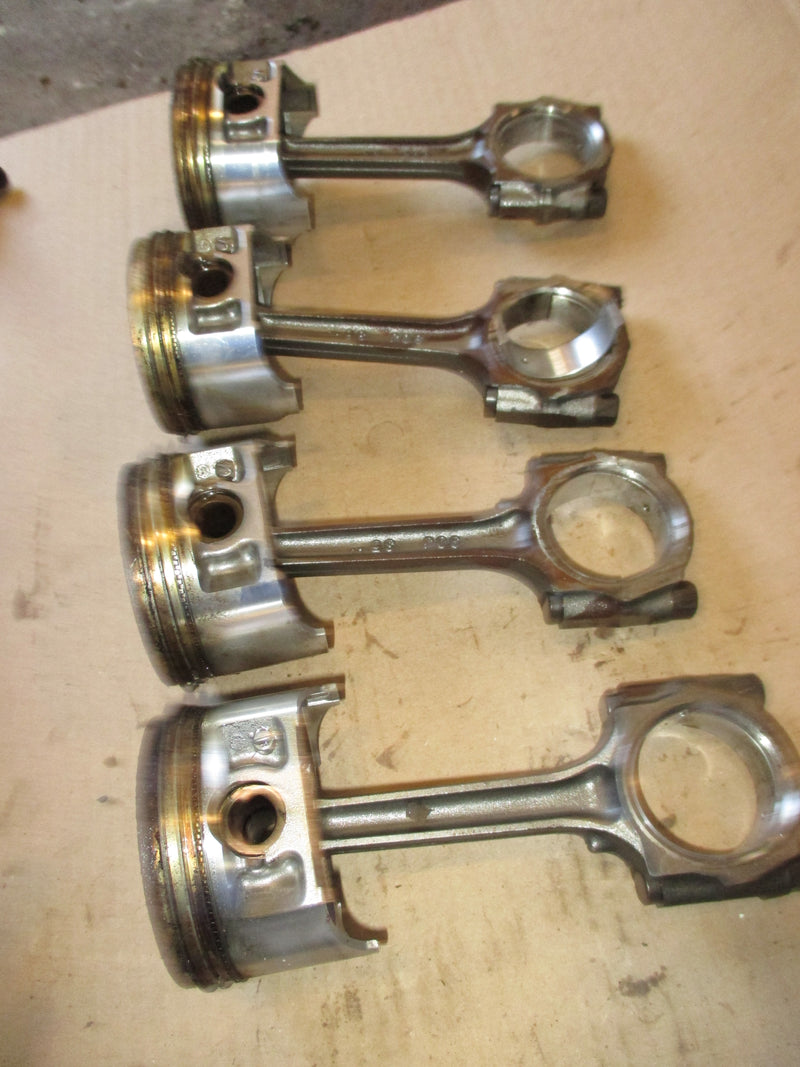 Suzuki DF90 outboard piston and rod set