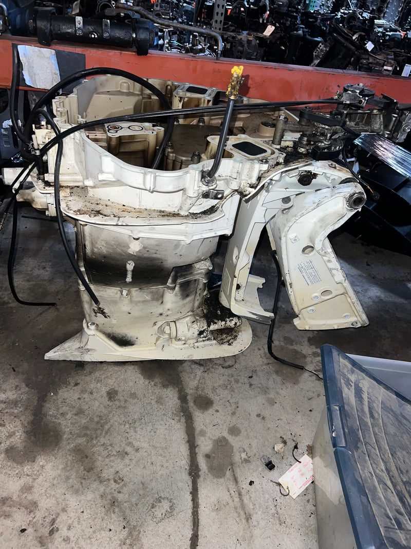 Johnson Suzuki 200hp 4 stroke outboard 25 inch midsection