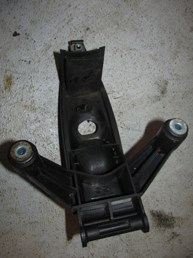 Honda BF60D 60hp Outboard Rear cowling latch (40155-ZZ3-000)