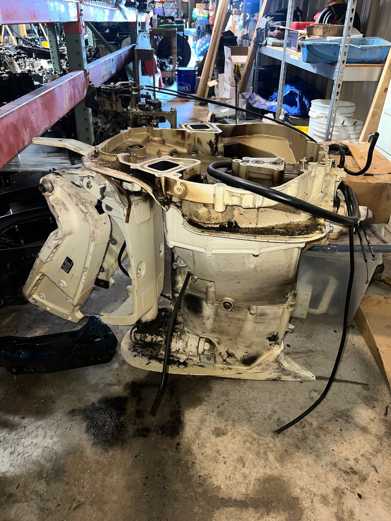 Johnson Suzuki 200hp 4 stroke outboard 25 inch midsection