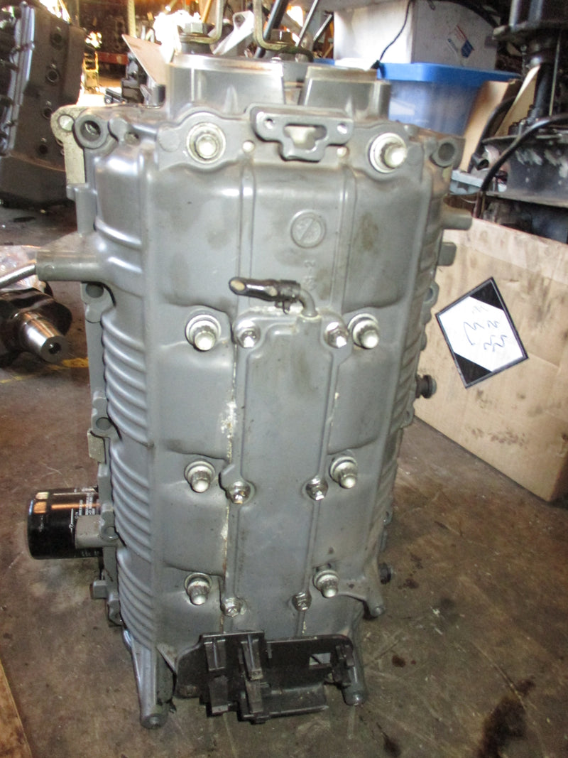 Suzuki DF90 outboard crankcase block