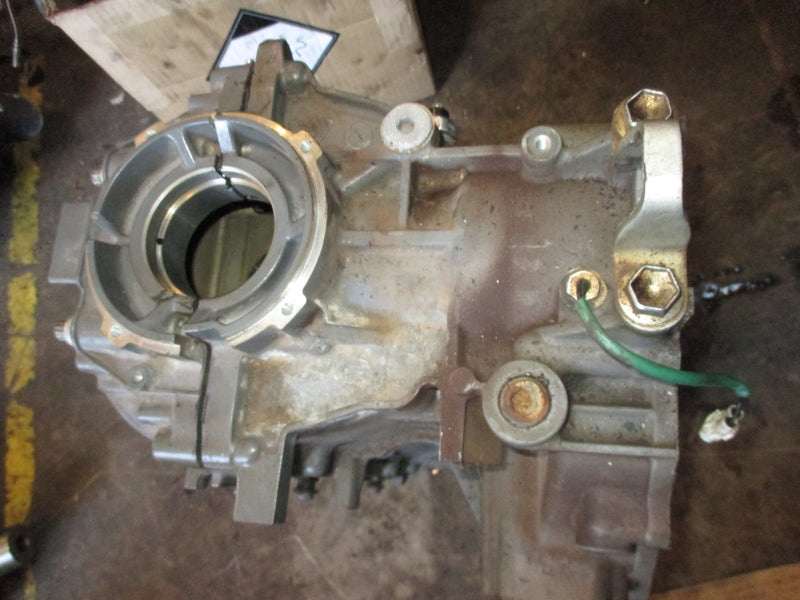 Suzuki DF90 outboard crankcase block