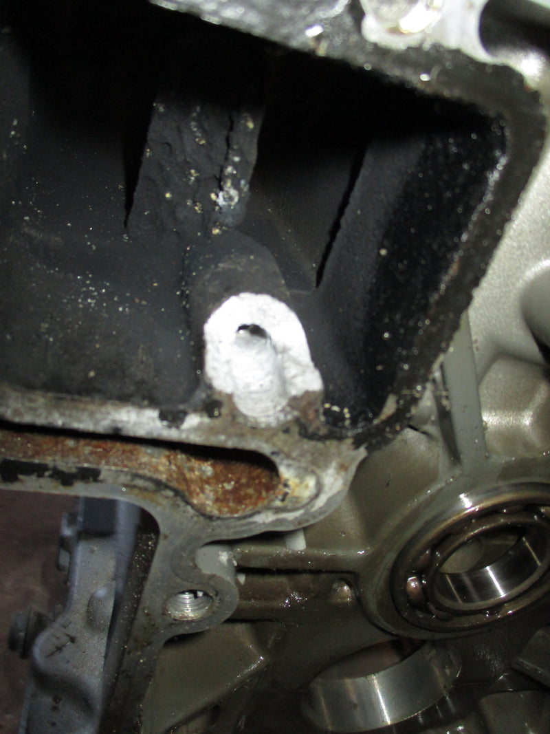 Suzuki DF90 outboard crankcase block