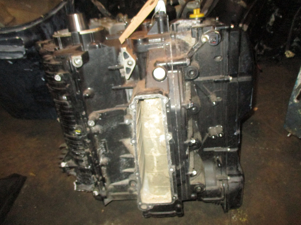 Suzuki DF115 outboard crankcase powerhead