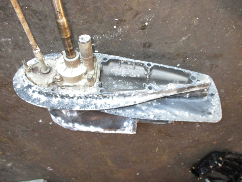 Suzuki DF90 outboard 25 inch shaft lower unit