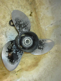 Load image into Gallery viewer, Evinrude Ficht 135hp 2 Stroke outboard Aluminum Propeller 14 1/2 X 19
