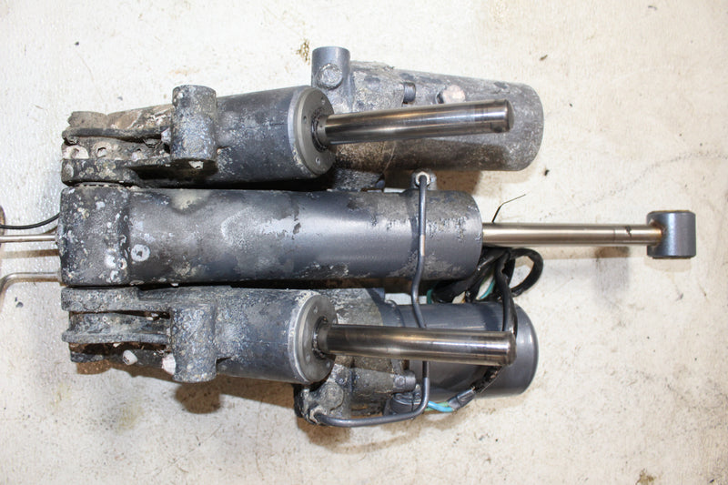Yamaha 225HP 4 Stroke Outboard Tilt Trim Unit (69J-01-4D)