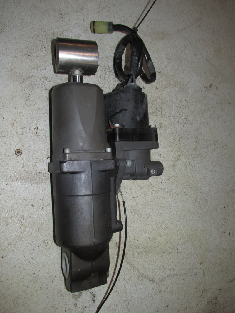 Suzuki DF115 115hp Outboard Tilt Trim Unit (48400-90J00)