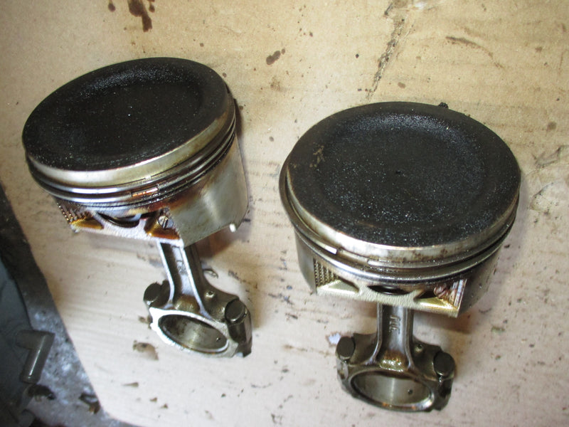 Suzuki DF90 outboard piston and rod set of 2 (12111-90J01)