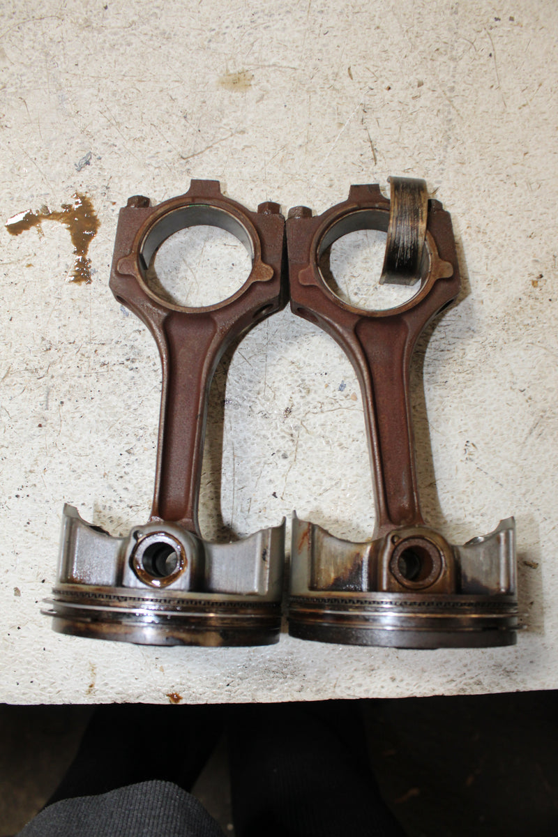 Yamaha 225HP 4 Stroke Outboard Piston & Rod Set of 2 (69J-11631-00)