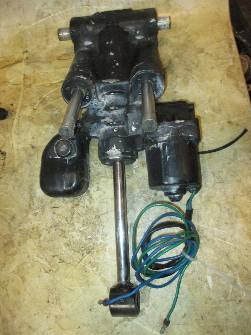 Evinrude Ficht 135hp 2 Stroke outboard Tilt Trim Unit