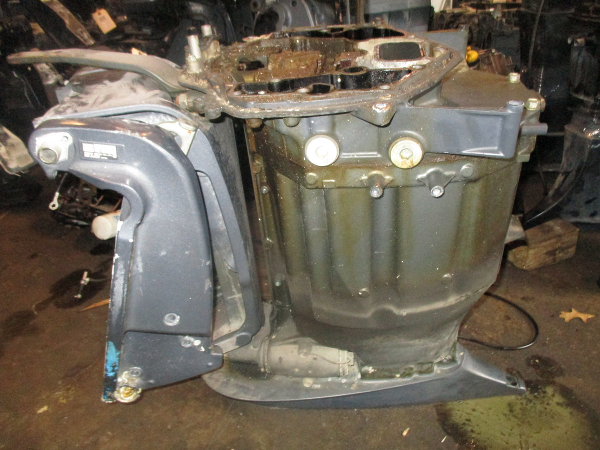 Yamaha 250hp 4.2L 4 stroke outboard 25" shaft mid section