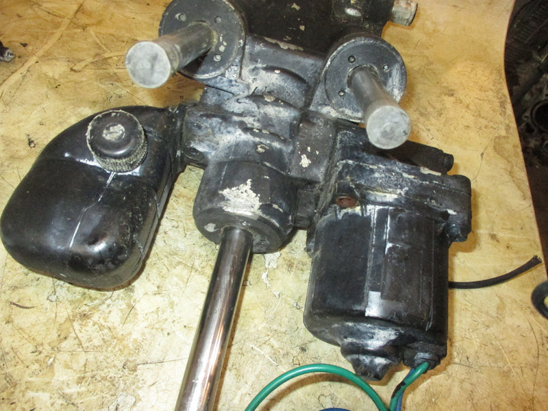 Evinrude Ficht 135hp 2 Stroke outboard Tilt Trim Unit