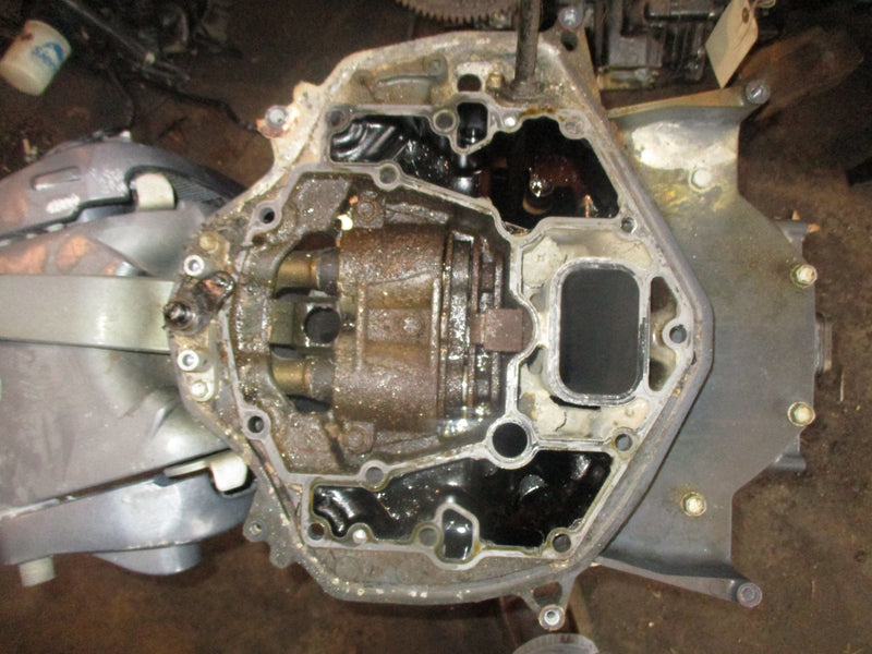Yamaha 250hp 4.2L 4 stroke outboard 25" shaft mid section