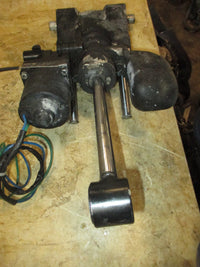 Load image into Gallery viewer, Evinrude Ficht 135hp 2 Stroke outboard Tilt Trim Unit
