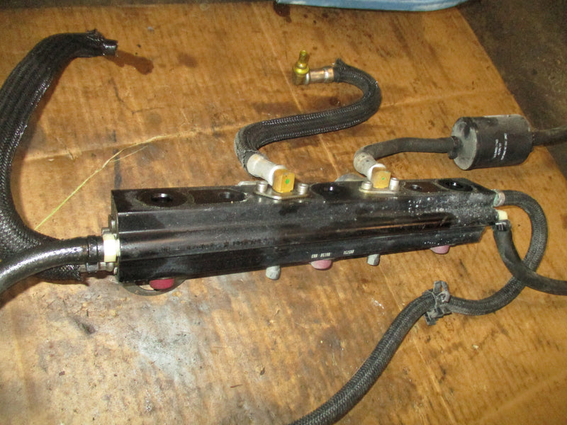 Mercury 115hp Optimax outboard fuel rail and injector set (895751)