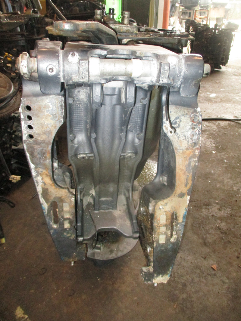 Yamaha 250hp 4.2L 4 stroke outboard 25" shaft mid section