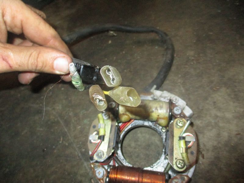 Suzuki DT15 outboard stator/ timer base