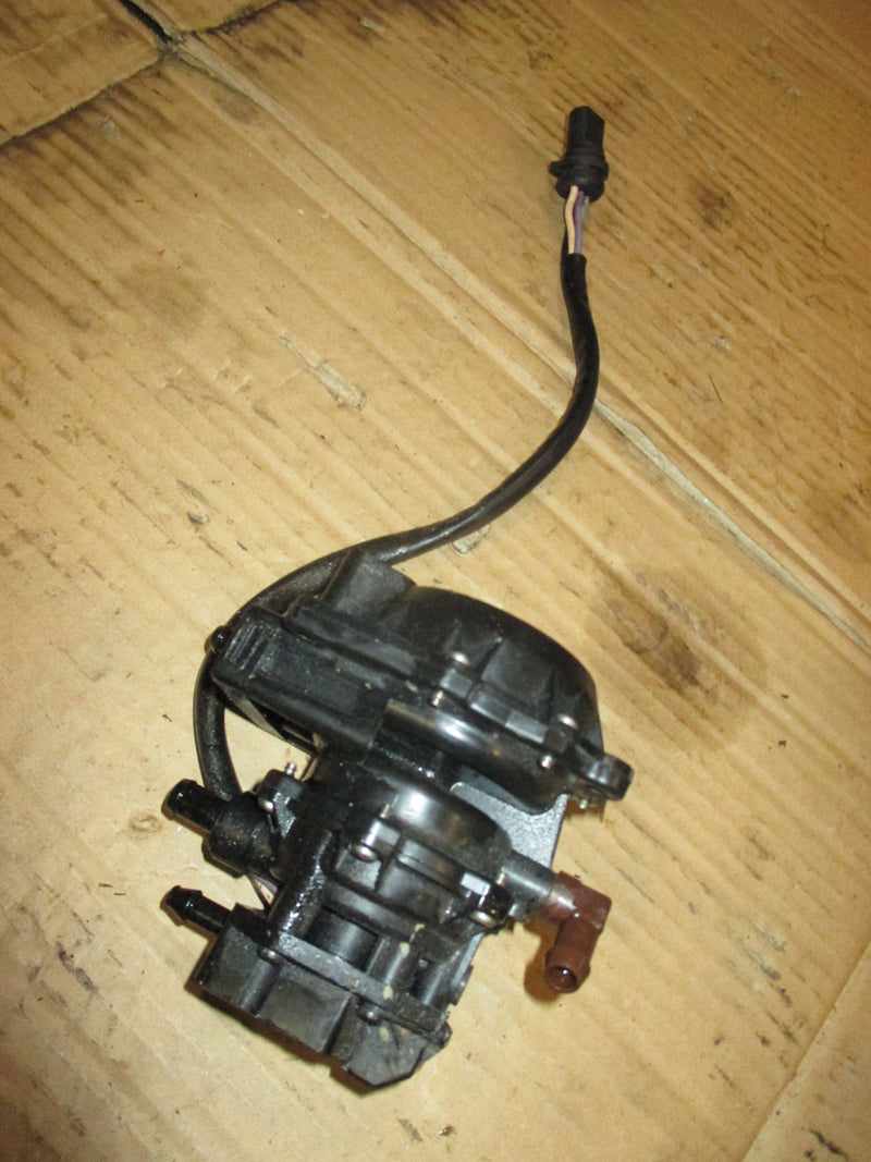 Johnson 115hp 2 stroke outboard 4 wire VRO fuel pump