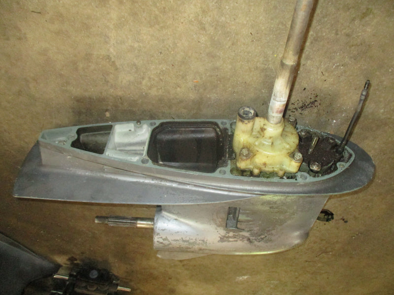 Yamaha 200hp 2 stroke outboard 25 inch standard rotation lower unit