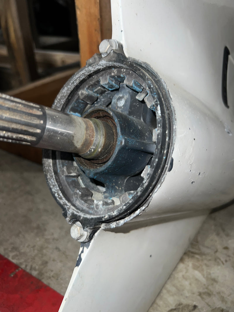 Yamaha 4.2L 300hp 4 stroke outboard 30" lower unit