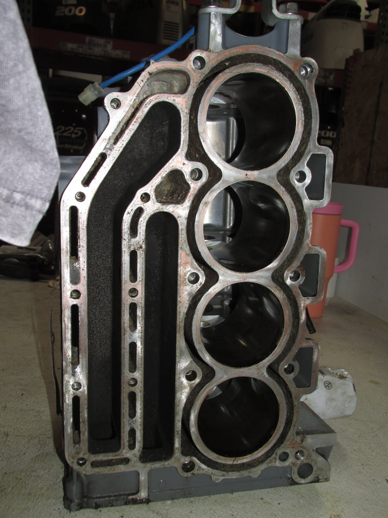 Suzuki DF90 90hp Outboard Crankcase Block