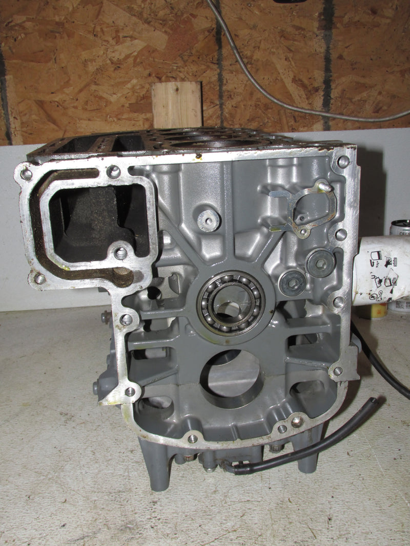 Suzuki DF90 90hp Outboard Crankcase Block