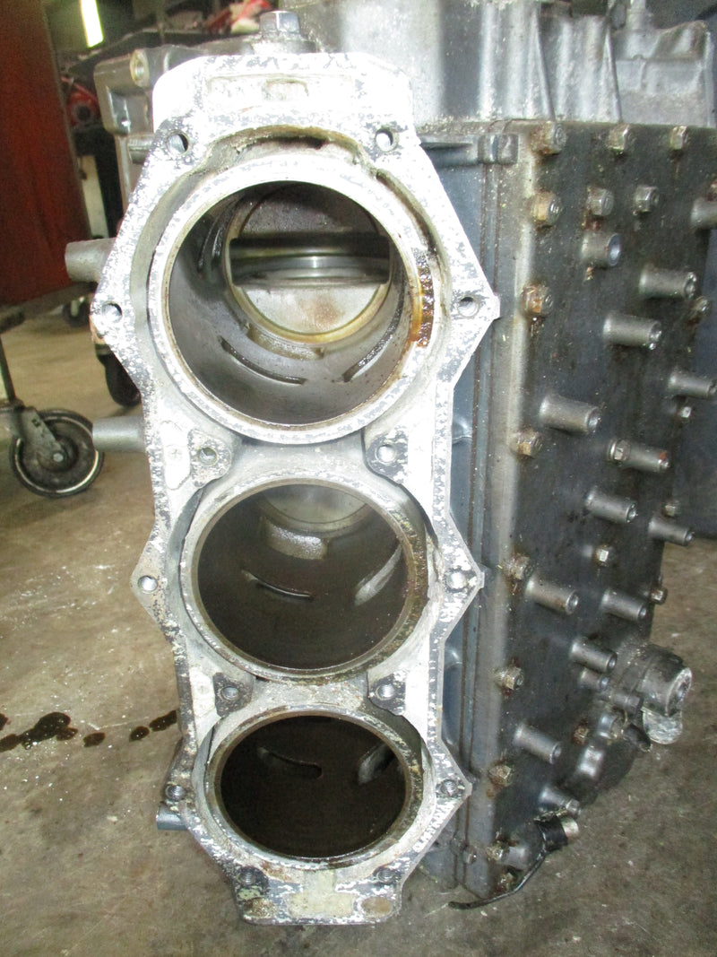 Yamaha 200hp 2 stroke outboard crankcase block