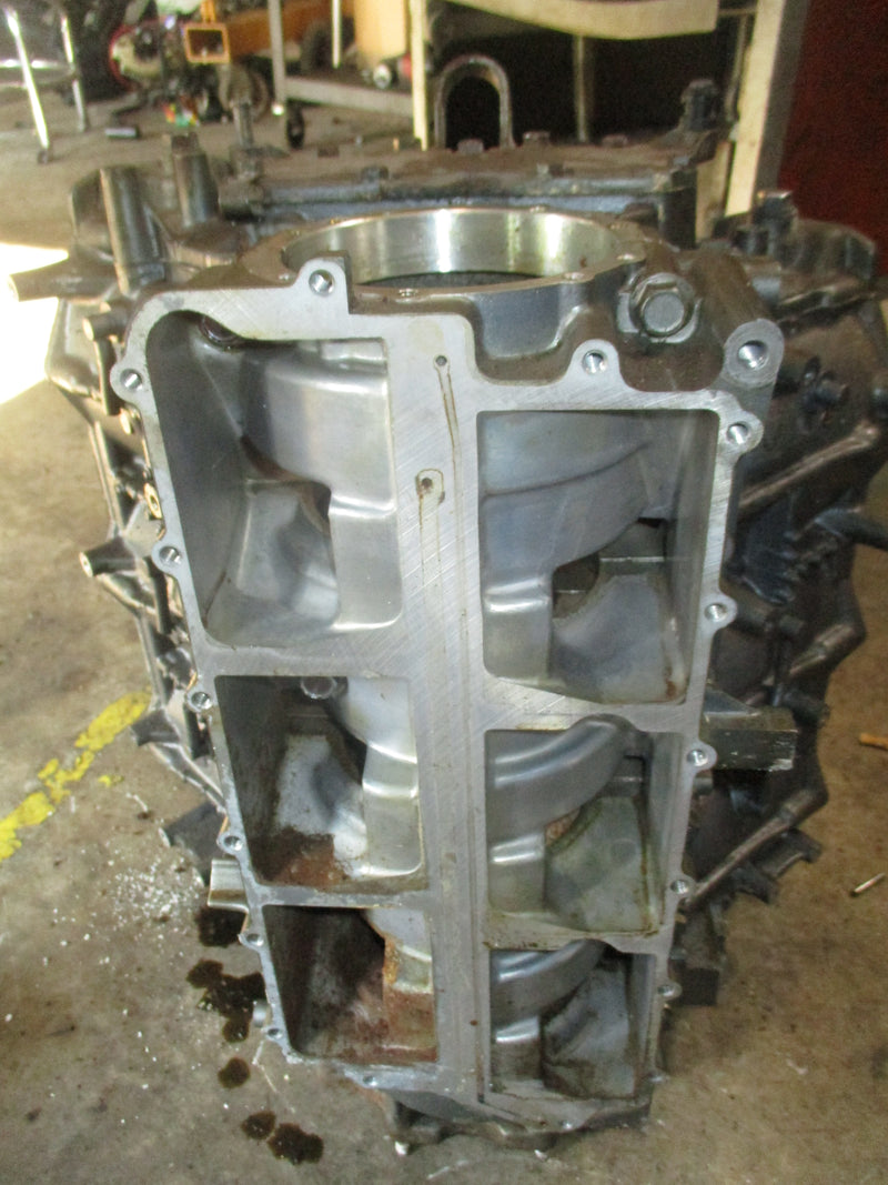 Yamaha 200hp 2 stroke outboard crankcase block